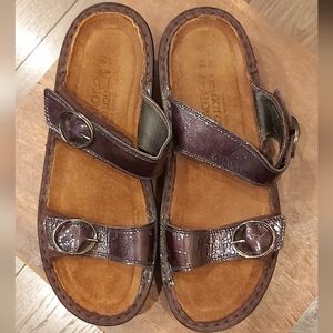 Naot Sitar patent leather sandals